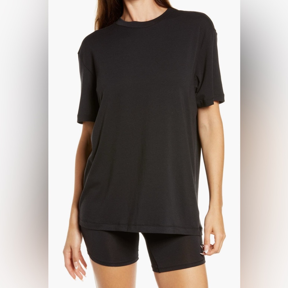 SKIMS Boyfriend Tee in Onyx